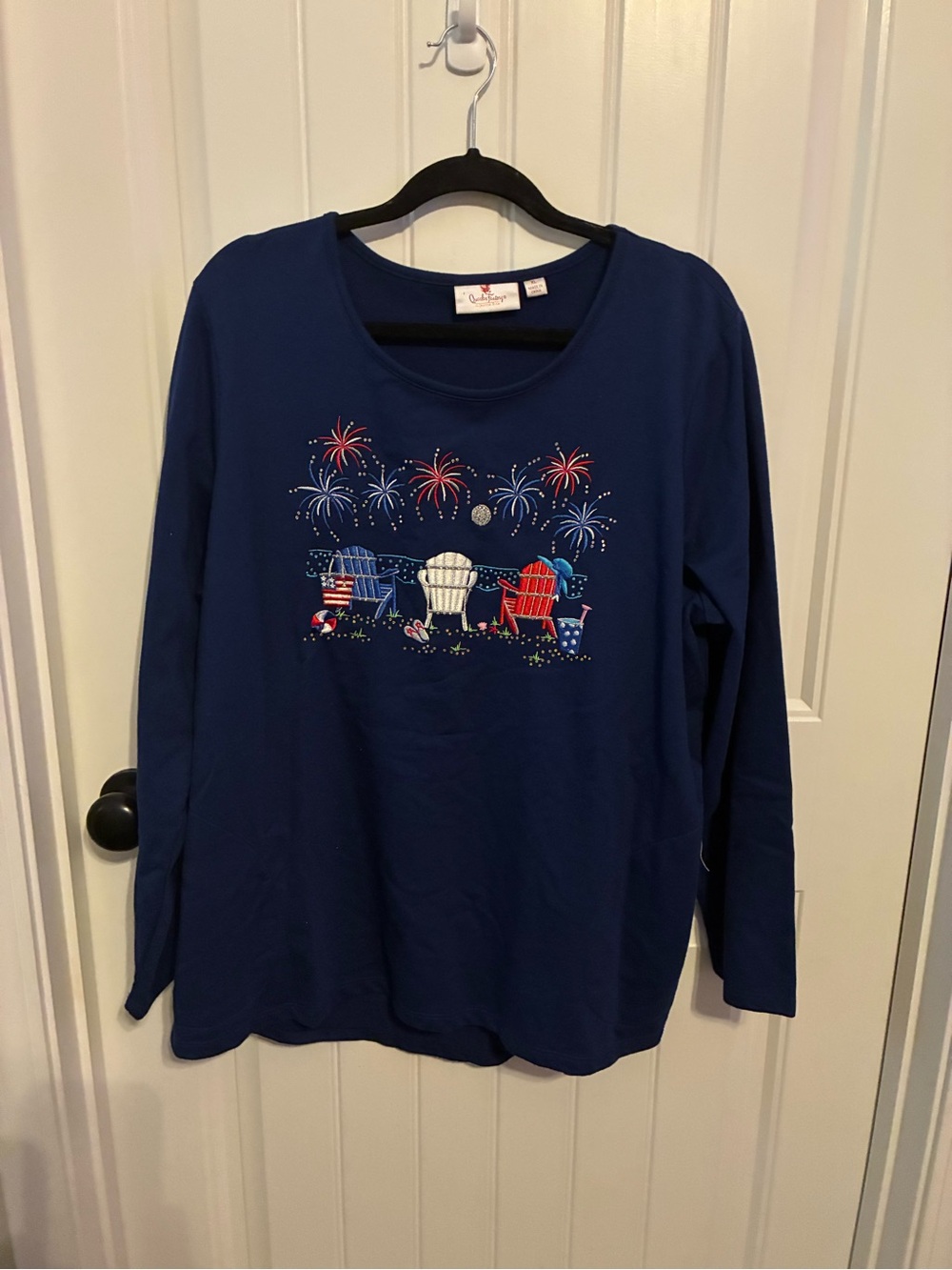 Quacker Factory Navy Blue Long-Sleeve Top with Fireworks Beach Print XL